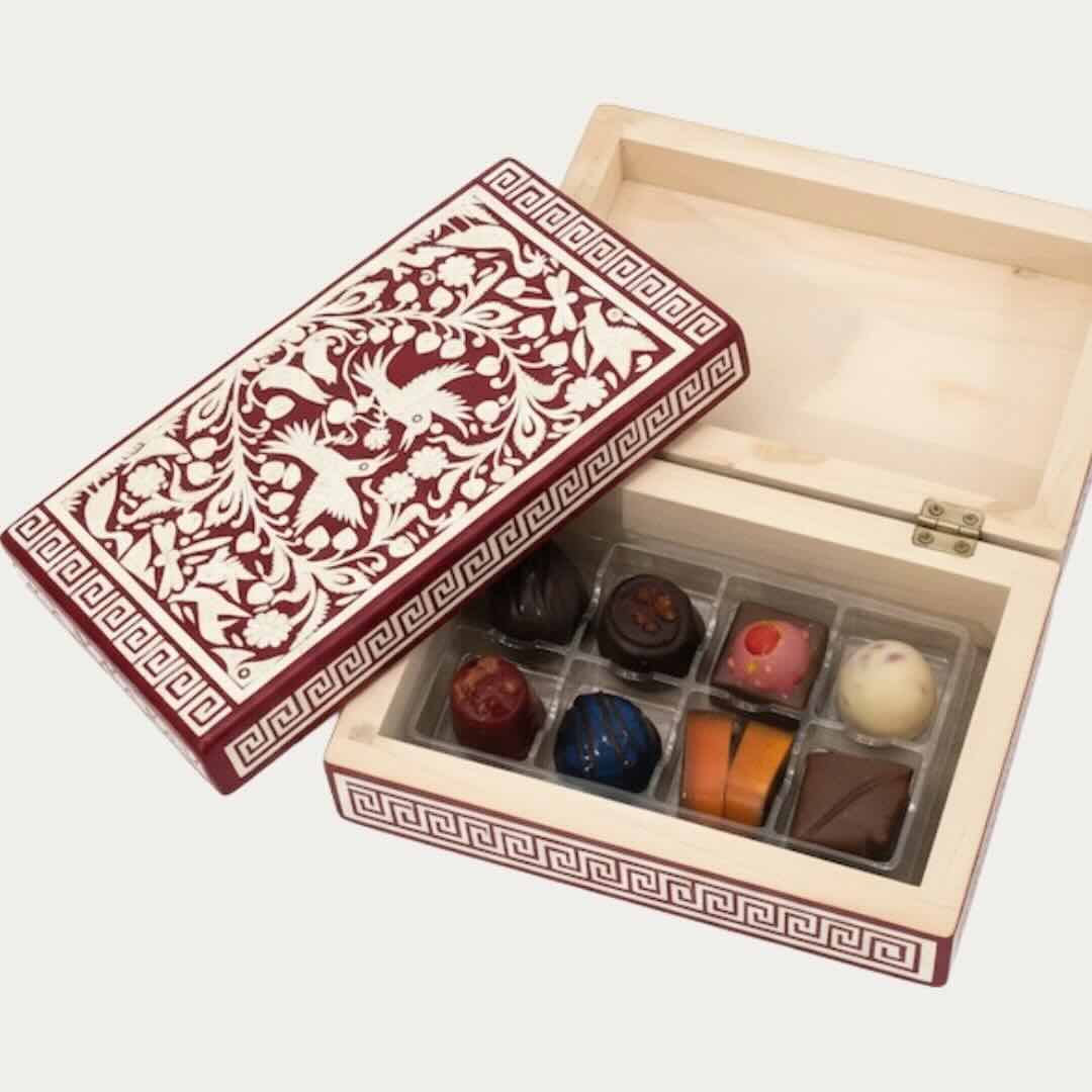 Caja de Olinalá con Chocolates