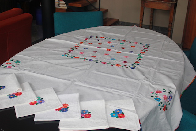 Cotton Square Hand-woven Table-cloth & 6 Napkins
